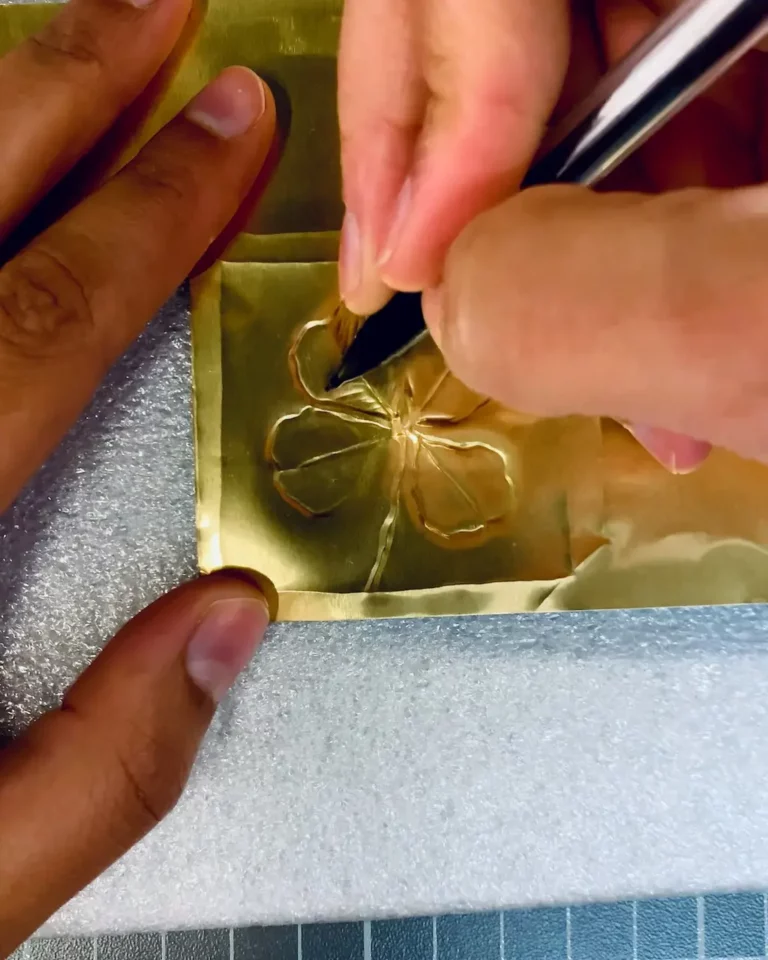 Fabrication du bas-relief Les petits bonheurs