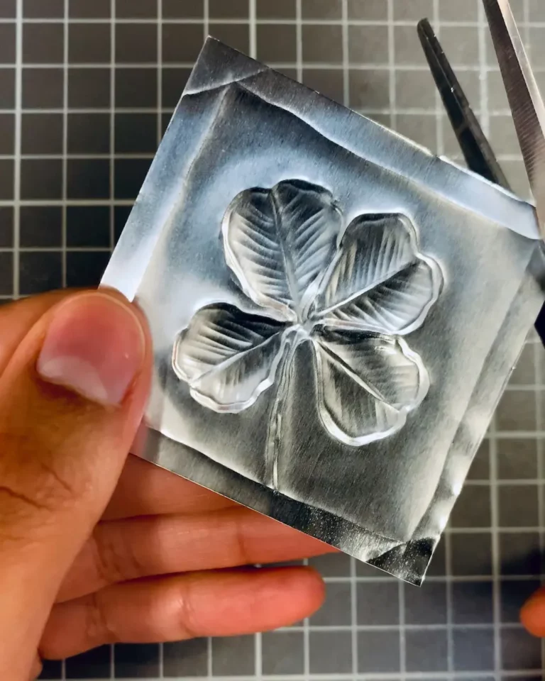 Fabrication du bas-relief Les petits bonheurs